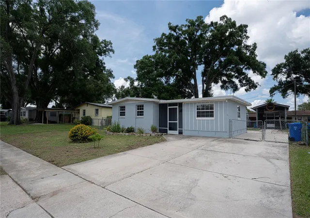 3rd image of 711 Mason St, Brandon, FL 33511 | MLS# TB8519733