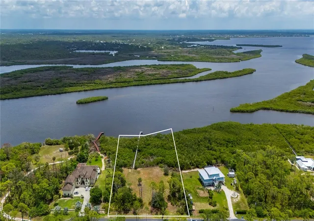3rd image of 0 Riverfront Dr #Lot 6, Venice, FL 34293 | MLS# C7527404