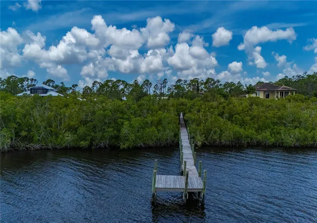 4th image of 0 Riverfront Dr #Lot 6, Venice, FL 34293 | MLS# C7527404
