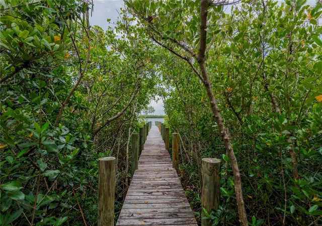 5th image of 0 Riverfront Dr #Lot 6, Venice, FL 34293 | MLS# C7527404