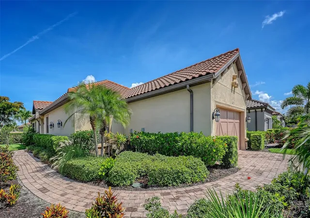 Photo 3 of Single family home for sale at 8729 Trattoria Ter, Sarasota, FL 34238 | MLS# A4697196 | Listing updated on 2026-08-25