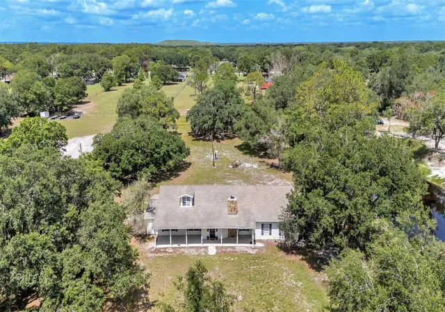 3rd image of 29 Lake Arrowhead Dr, Winter Haven, FL 33880 | MLS# L4962795