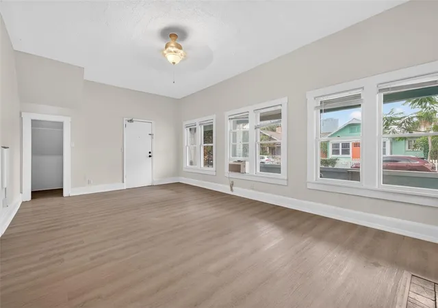 Photo 3 of House for sale at 633 7th Avenue N, Saint Petersburg, FL 33701 | MLS# A4697197 | Listing updated on 2026-07-14