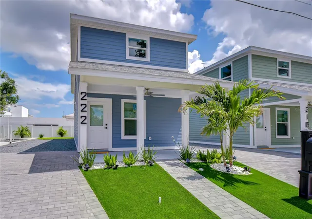 Photo 2 of Single family home for sale at 222 8th Avenue Dr W, Bradenton, FL 34205 | MLS# TB8519760 | Listing updated on 2026-08-11