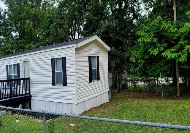 Photo 3 of Manufactured home for sale at 4030 Ne 212th Terrace, Williston, FL 32696 | MLS# L4962796 | Listing updated on 2026-08-13