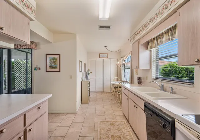 5th image of 4918 Pleasant Hollow Trl, Lakeland, FL 33811 | MLS# L4962797