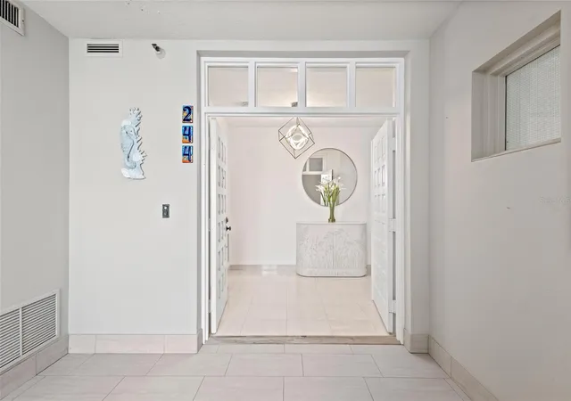 2nd image of 2450 Harbourside Dr #244, Longboat Key, FL 34228 | MLS# A4697202