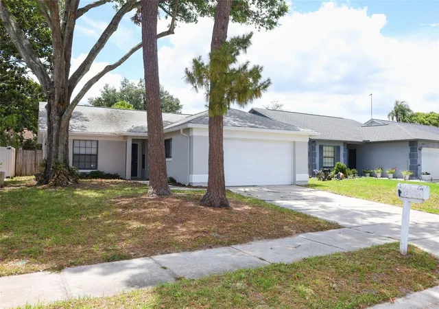Homes for sale in Oviedo, FL | 1047 Abell Circle, Oviedo, FL 32765 | MLS# O6417283