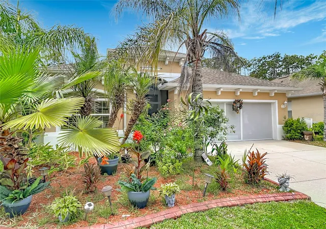 Photo 3 of Single family home for sale at 111 S Hummingbird Pl, Palm Coast, FL 32164 | MLS# FC319310 | Listing updated on 2026-09-17