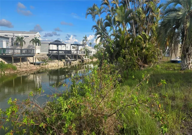 2nd image of 1399 Flamingo Dr, Englewood, FL 34224 | MLS# D6147813