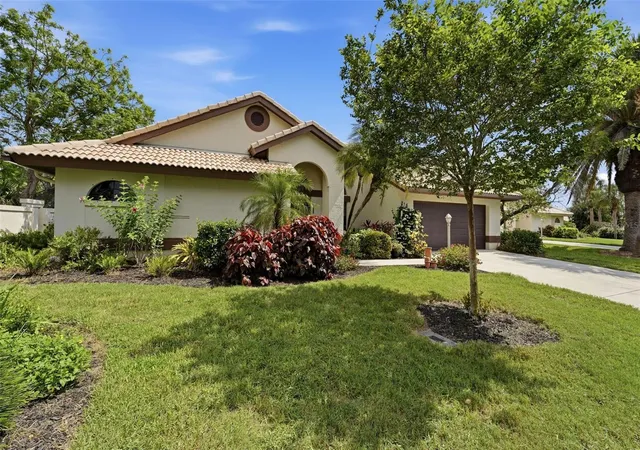 3rd image of 215 Carriage House Ln #215, Nokomis, FL 34275 | MLS# A4697212