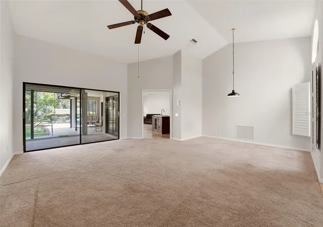 4th image of 215 Carriage House Ln #215, Nokomis, FL 34275 | MLS# A4697212