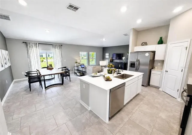 4th image of 1104 Tyler Loop, Winter Haven, FL 33884 | MLS# O6417325