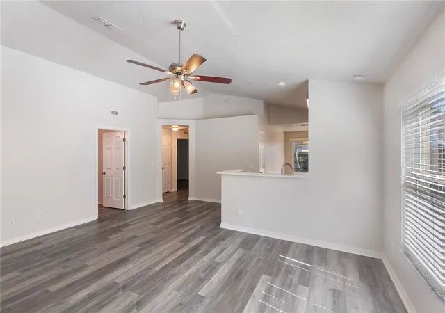 4th image of 7456 Oxford Garden Cir, Apollo Beach, FL 33572 | MLS# TB8519817