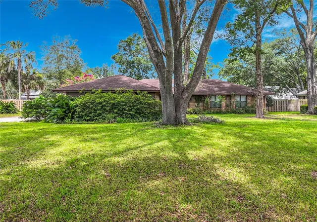 Photo 2 of Sale Pending at 290 Gleneagles Dr, Orange Park, FL 32073 | MLS# TB8519825 | Listing updated on 2026-09-02