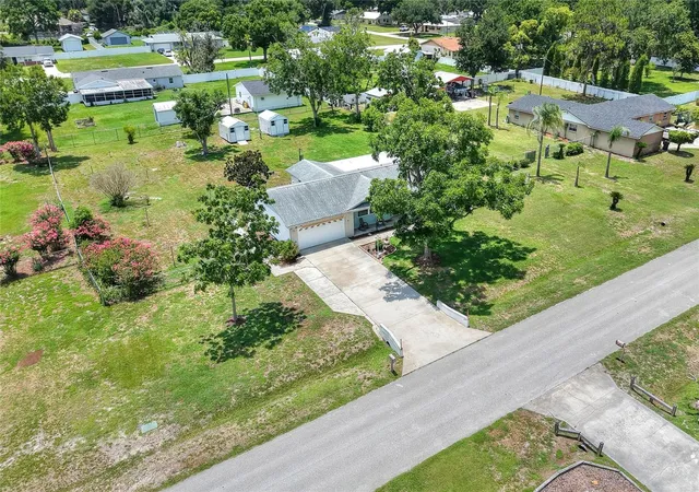 Photo 2 of Single family home for sale at 6739 Farris Dr, Lakeland, FL 33811 | MLS# L4962807 | Listing updated on 2026-09-25