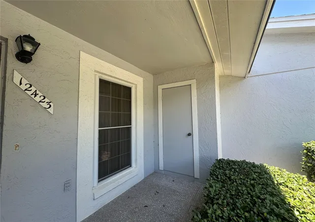 Listing Photo 5 - Condo for sale in building located at 12423 Dearborn Dr, HUDSON, FL 34667 - Unit #E