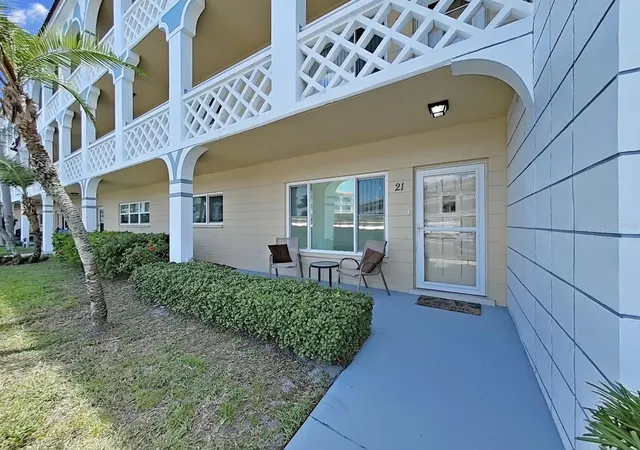 Homes for sale in Clearwater, FL | 2405 Franciscan Dr #21, Clearwater, FL 33763 | MLS# W7886783