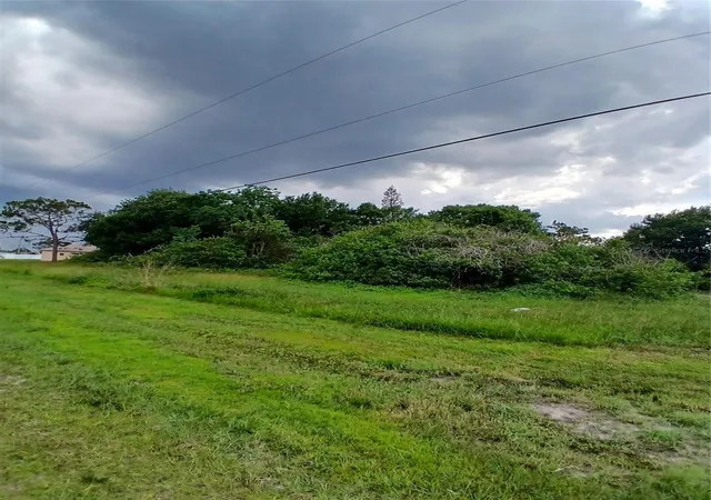 Photo 4 of Sale Pending at 900 Salerno Ct, Kissimmee, FL 34758 | MLS# S5152012 | Listing updated on 2026-08-11