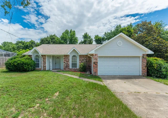 Homes for sale in Crestview, FL | 1206 Ego Dr, Crestview, FL 32536 | MLS# TB8519891