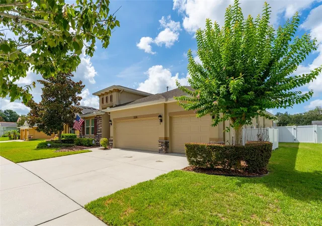 Homes for sale in Valrico, FL | 2226 Valterra Vista Wy, Valrico, FL 33594 | MLS# TB8519894