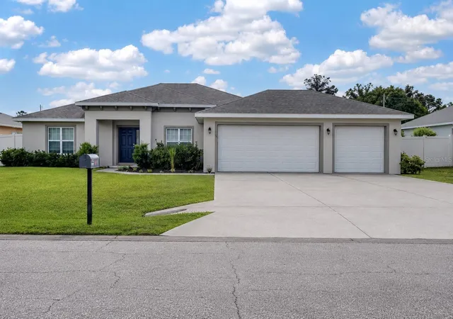 Photo 3 of Single family home for sale at 5 Lynton Pl, Palm Coast, FL 32137 | MLS# FC319312 | Listing updated on 2026-10-17
