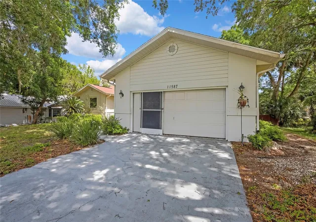 Homes for sale in Homosassa, FL | 11587 W Timberlane Dr, Homosassa, FL 34448 | MLS# OM726752