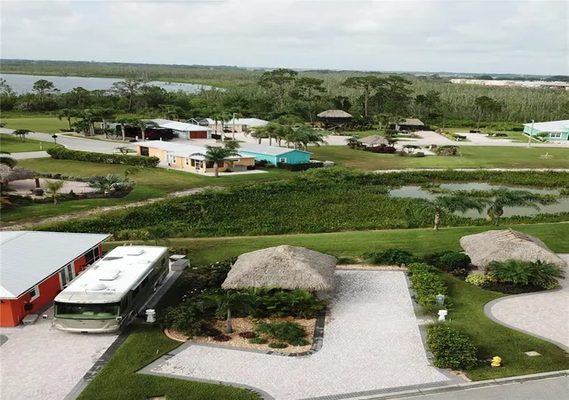 3rd image of 3258 Red Tail Hawk Dr, Polk City, FL 33868 | MLS# TB8519901