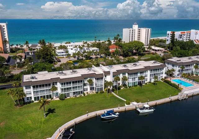 Homes for sale in Longboat Key, FL | 4350 Chatham Dr #105, Longboat Key, FL 34228 | MLS# A4697241