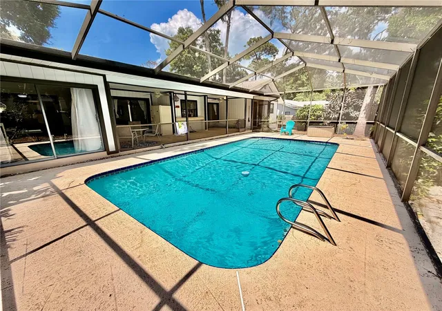 3rd image of 1382 Sutton Pl Dr, Palm Harbor, FL 34683 | MLS# W7886792