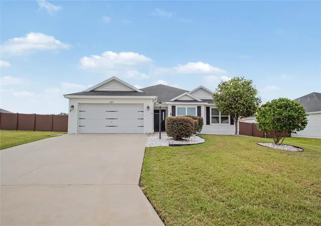 Homes for sale in Oxford, FL | 11281 Stewart Loop, Oxford, FL 34484 | MLS# TB8519946