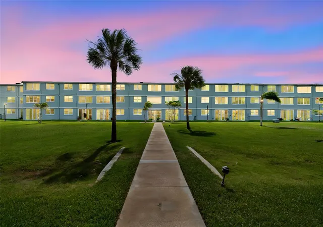 Homes for sale in St Petersburg, FL | 4715 Bay St Ne #223, St Petersburg, FL 33703 | MLS# TB8519968