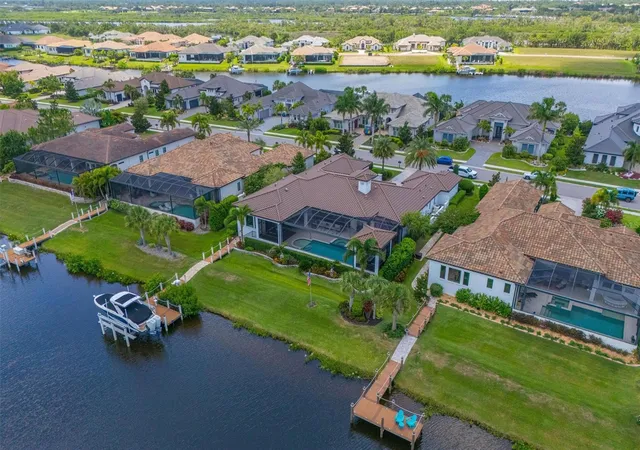 Photo 3 of Sale Pending at 11424 Harbourside Ln, Parrish, FL 34219 | MLS# A4697257 | Listing updated on 2026-08-20