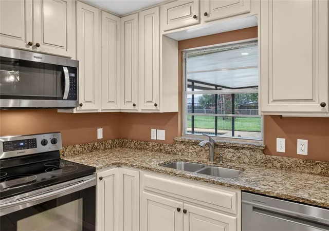 Homes for sale in Mulberry, FL | 3230 Cross Fox Dr, Mulberry, FL 33860 | MLS# L4962820