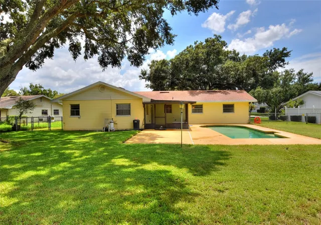 Homes for sale in Mulberry, FL | 3230 Cross Fox Dr, Mulberry, FL 33860 | MLS# L4962820