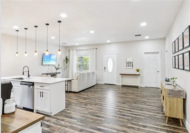 3rd image of 945 Gordon Ave, Bartow, FL 33830 | MLS# O6417477