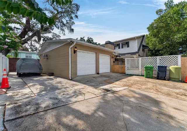 Photo 61 of Sale Pending at 4121 W De Leon St, Tampa, FL 33609 | MLS# TB8519988 | Listing updated on 2026-08-14