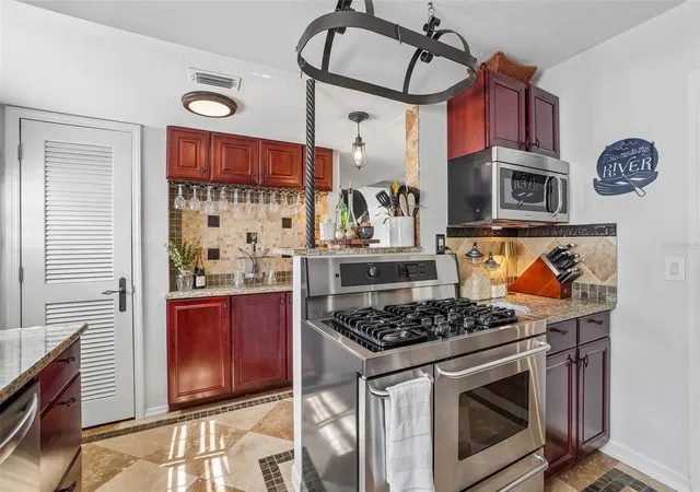 2nd image of 1204 E Park Cir, Tampa, FL 33604 | MLS# TB8519989