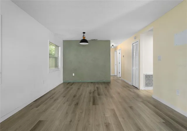 Photo 3 of Single family home for sale at 2412 Grandview Ave, Sanford, FL 32771 | MLS# O6417495 | Listing updated on 2026-09-23