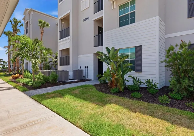 Homes for sale in Lakewood Ranch, FL | 19140 Scallop Loop #108, Lakewood Ranch, FL 34211 | MLS# A4697265