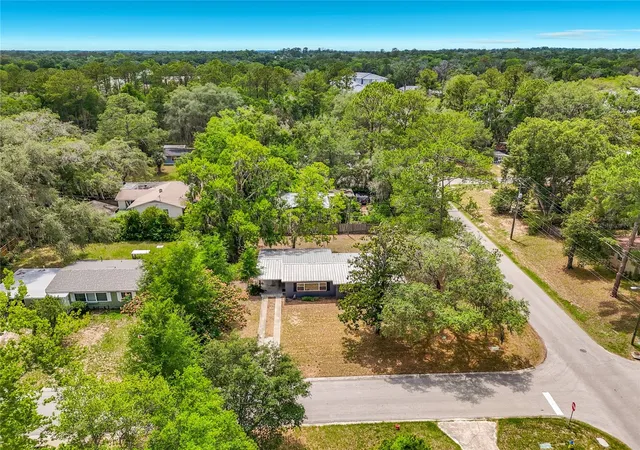 3rd image of 414 Nw 36Th Ter, Gainesville, FL 32607 | MLS# GC541266
