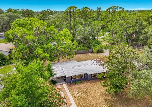 4th image of 414 Nw 36Th Ter, Gainesville, FL 32607 | MLS# GC541266