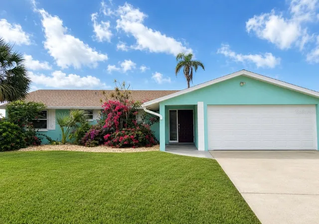 Photo 1 of Single family home for sale at 1002 Silver Palm Way, Apollo Beach, FL 33572 | MLS# TB8520007 | Listing updated on 2026-07-13