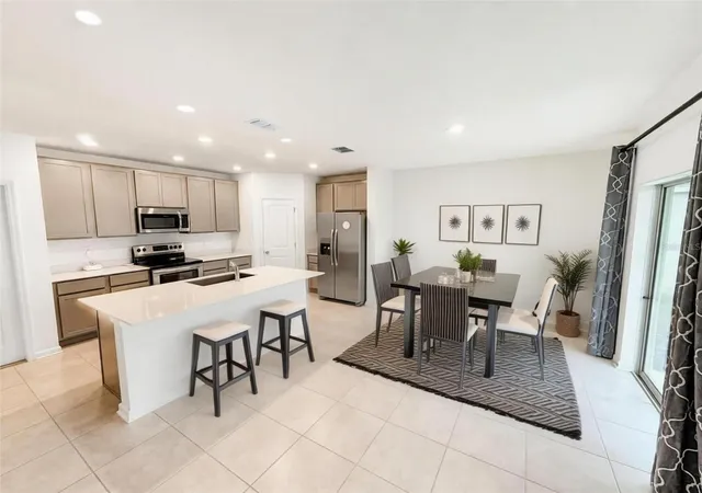 5th image of 809 Timberland Dr, Eagle Lake, FL 33839 | MLS# O6417512