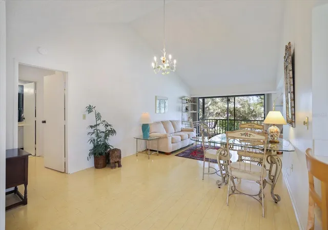 Listing Photo 3 - Condo for sale in building located at 715 Bird Bay Cir, VENICE, FL 34285 - Unit #120