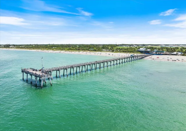 Listing Photo 2 - Condo for sale in building located at 715 Bird Bay Cir, VENICE, FL 34285 - Unit #120
