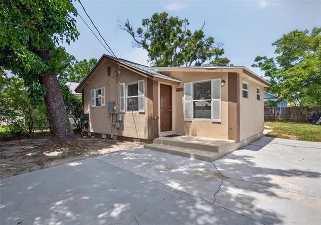 Photo 1 of Single family home for sale at 2947 Gillespie Ave, Sarasota, FL 34234 | MLS# TB8520023 | Listing updated on 2026-10-08