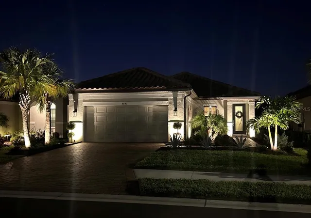 Photo 1 of Single family home for sale at 4642 Crestpoint Way, Palmetto, FL 34221 | MLS# TB8520028 | Listing updated on 2026-09-29