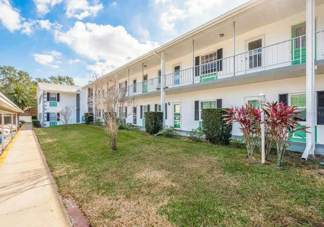 Homes for sale in Dunedin, FL | 200 Glennes Ln #205, Dunedin, FL 34698 | MLS# TB8520032