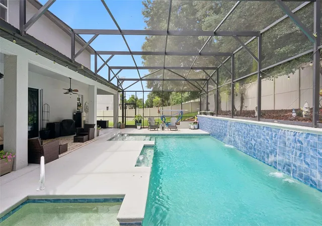 Photo 2 of Single family home for sale at 3113 Pinenut Dr, Apopka, FL 32712 | MLS# O6417526 | Listing updated on 2026-09-08